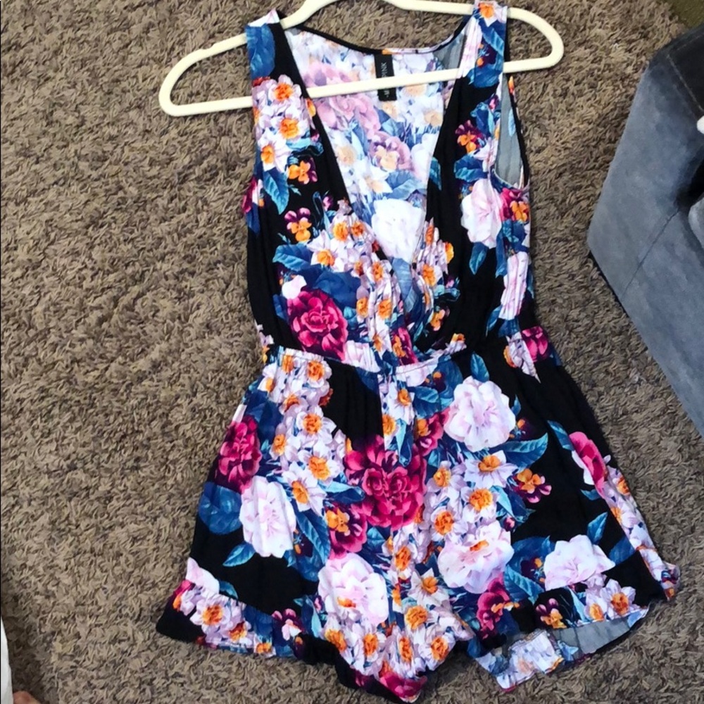 Flowy romper - Picture 1 of 2